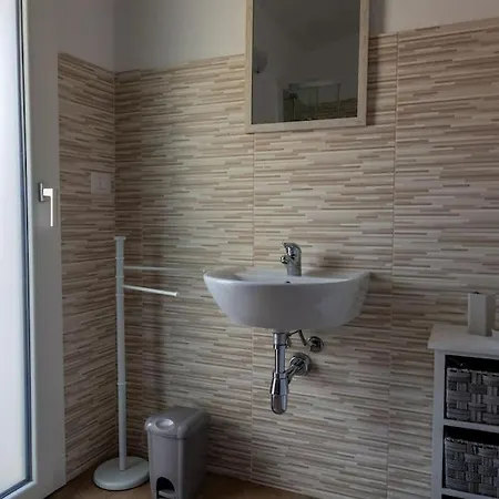 Apartamento Elegante Rifugio Con 1 Da Letto 4 Adulti Wi-fi Netflix
