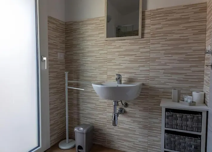 Apartamento Elegante Rifugio Con 1 Da Letto 4 Adulti Wi-fi Netflix